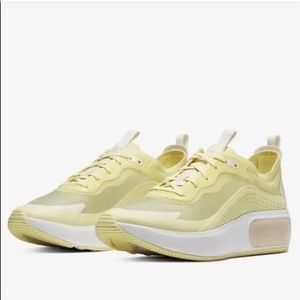 Like new Nike Air Max Dias - Yellow sz 7.5 women’s